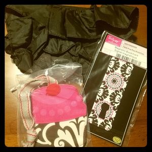 Thirty-one Ruffled zippered Pouch with 2 items